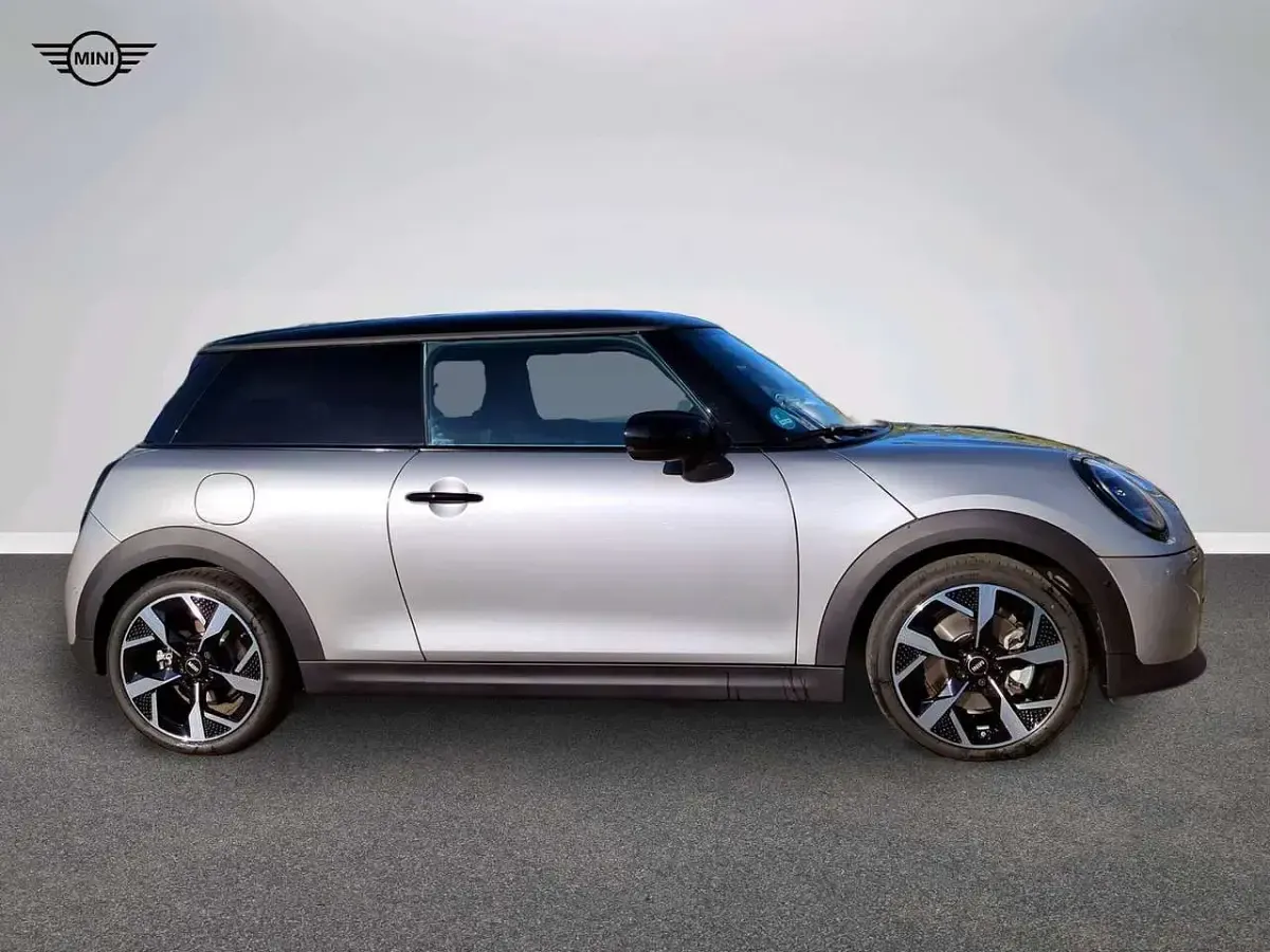 Gebraucht Mini Cooper S Favoured 204 PS (150 kW) 2025 Grau Kleinwagen