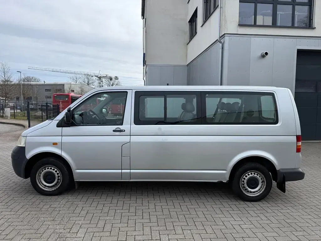 Second-hand VW Caravelle 102 CP (75 kW) 2007 Argintiu Van
