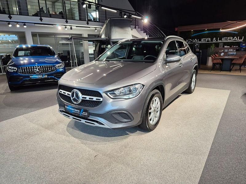 Gebraucht Mercedes GLA180 116 PS (85 kW) 2022 Grau SUV