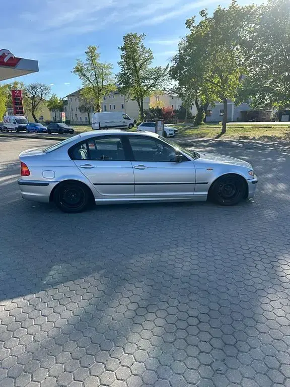 Gebraucht BMW 320 M Sport 185 PS (136 kW) 2002 Silber Limousine