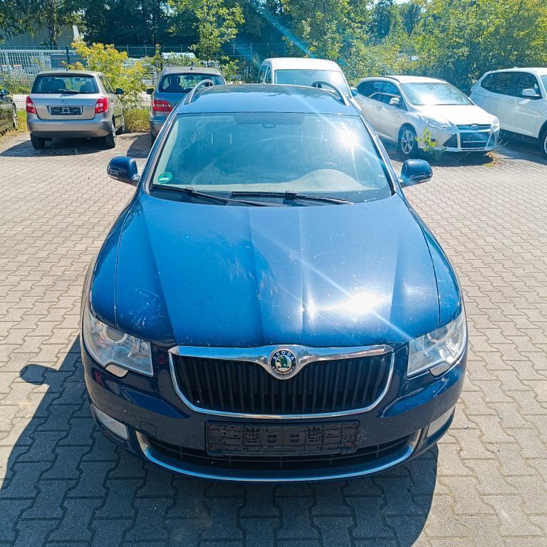 Gebraucht Skoda Superb Ambition 140 PS (102 kW) 2013 Blau Kombi