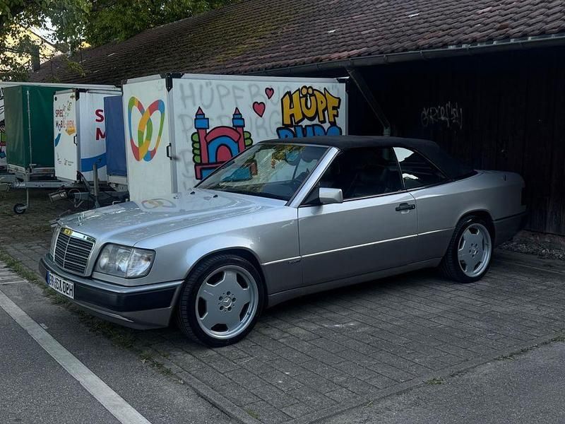Silber Gebraucht 1992 Mercedes E300 Cabrio | 21.499 € - Bild 1/4