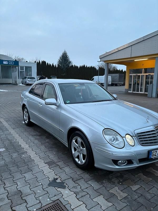 Gebraucht Mercedes E320 224 PS (164 kW) 2008 Grau Limousine