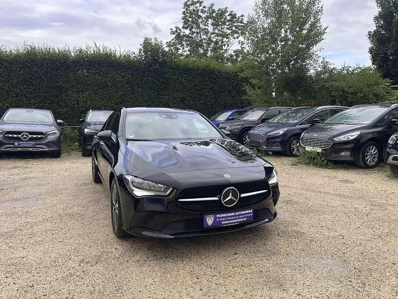 Nachtschwarz Gebraucht 2022 Mercedes CLA200 Progressive Coupé | 26.899 € (Superpreis) - Bild 1/4