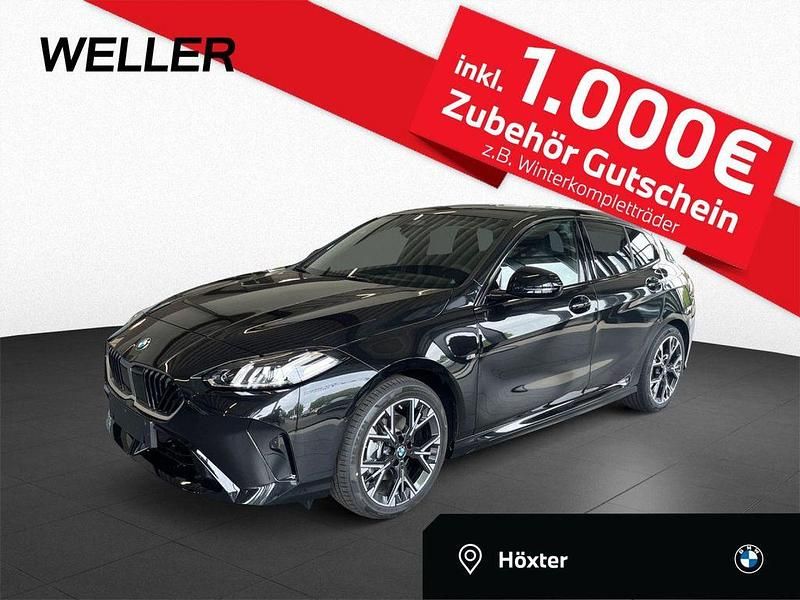 Black sapphire (schwarz) Neu 2025 BMW 118 M Sport Kleinwagen | 34.980 € (Guter Preis) - Bild 1/4