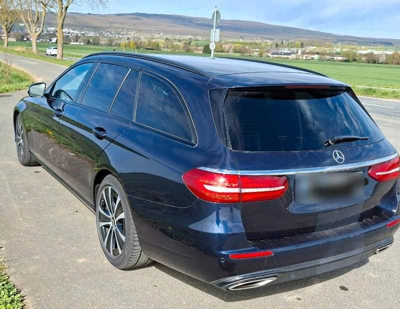 Second-hand Mercedes E250 211 CP (155 kW) 2017 Albastru Break