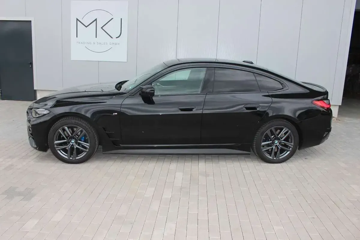 Gebraucht BMW M440 374 PS (275 kW) 2022 Black sapphire metallic Coupé