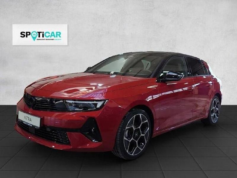 Rot Gebraucht 2024 Opel Astra Ultimate Limousine | 29.980 € (Etwas zu teuer) - Bild 1/4