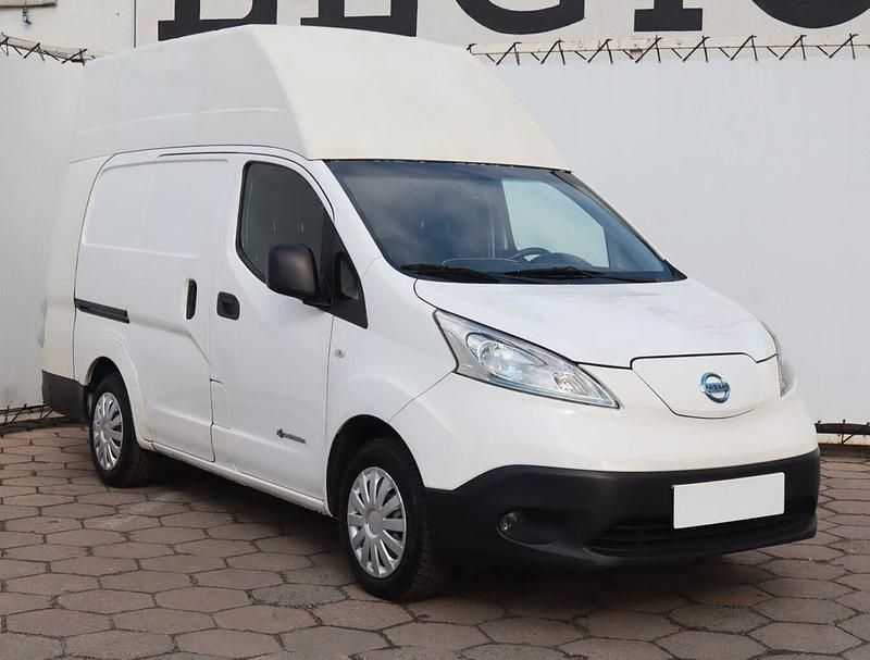 Gebraucht Nissan e-NV200 80 kW (109 PS) 2020 Weiß Van / Kleinbus
