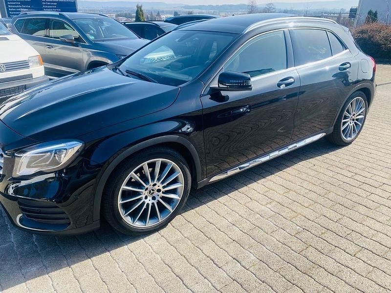 Gebraucht Mercedes GLA250 AMG 211 PS (155 kW) 2019 Schwarz SUV