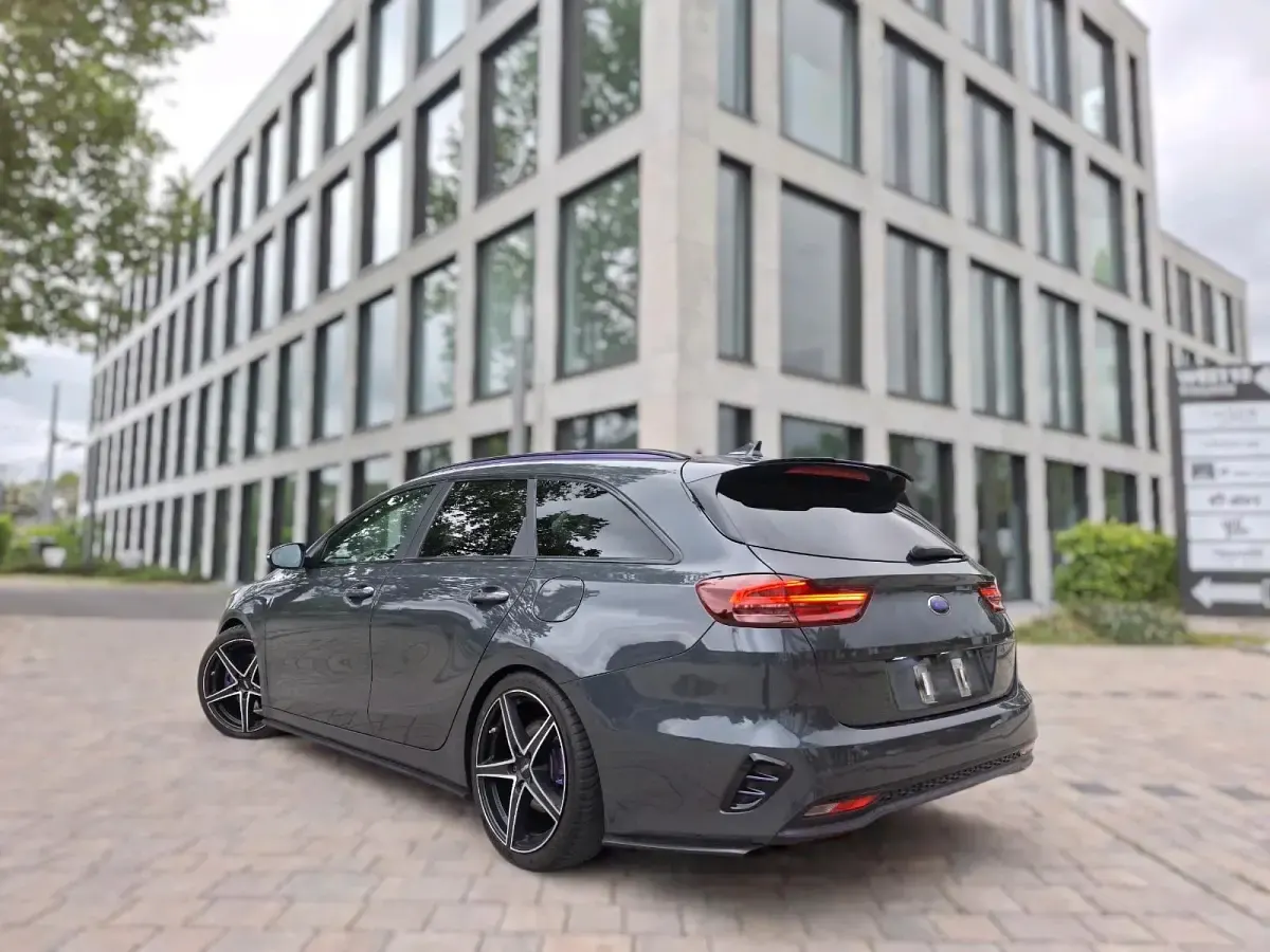 Gebraucht Kia Ceed Platinum Edition 136 PS (100 kW) 2018 Grau Kleinwagen