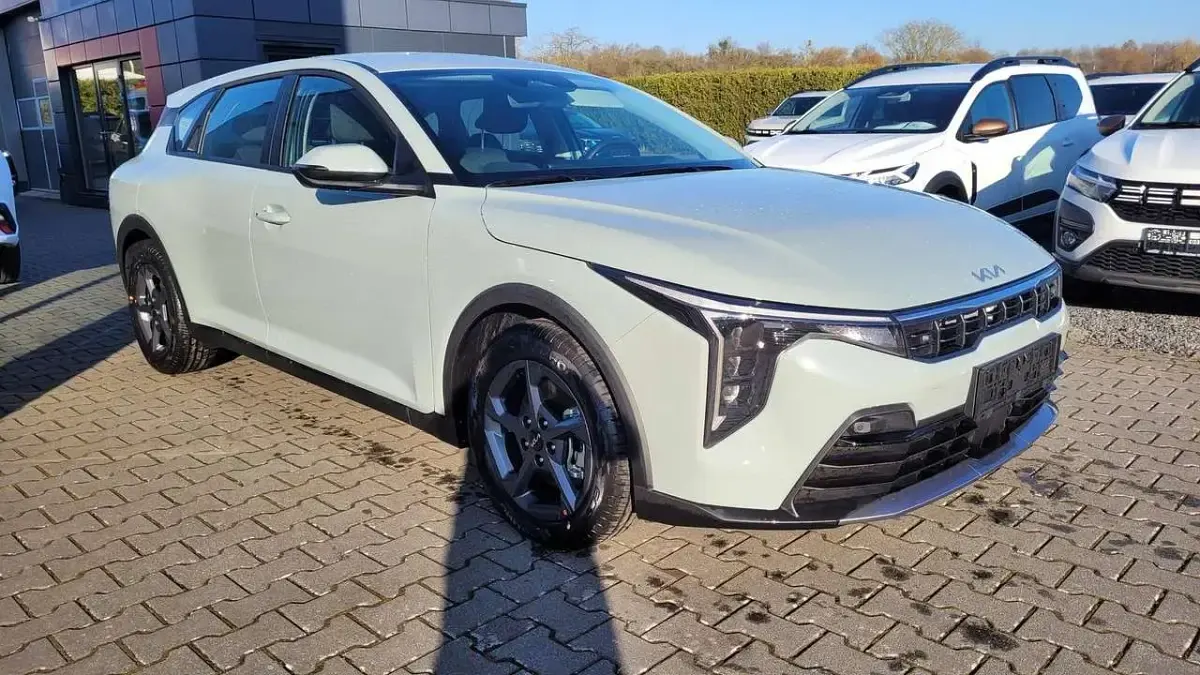 Neu Kia K4 Vision 150 PS (110 kW) 2026 Morning haze Limousine