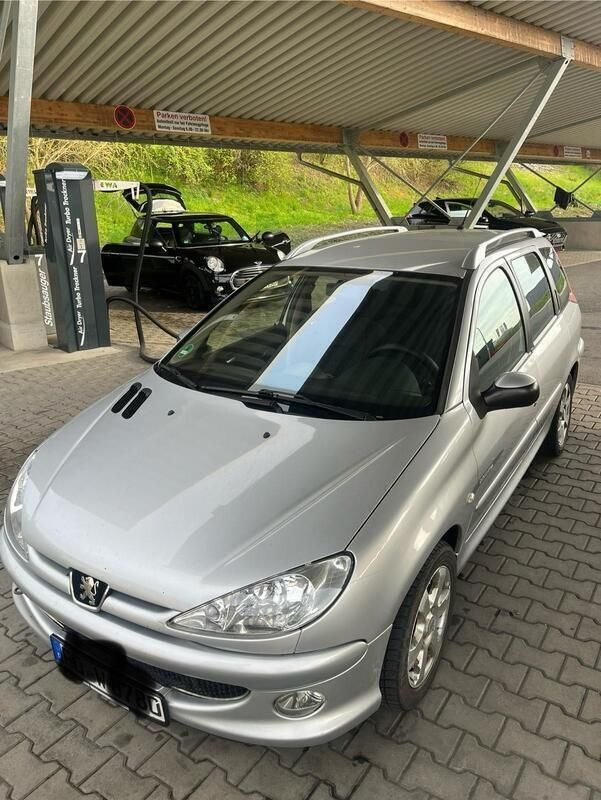 Grau Gebraucht 2006 Peugeot 206 Kombi | 990 € (Guter Preis) - Bild 1/4