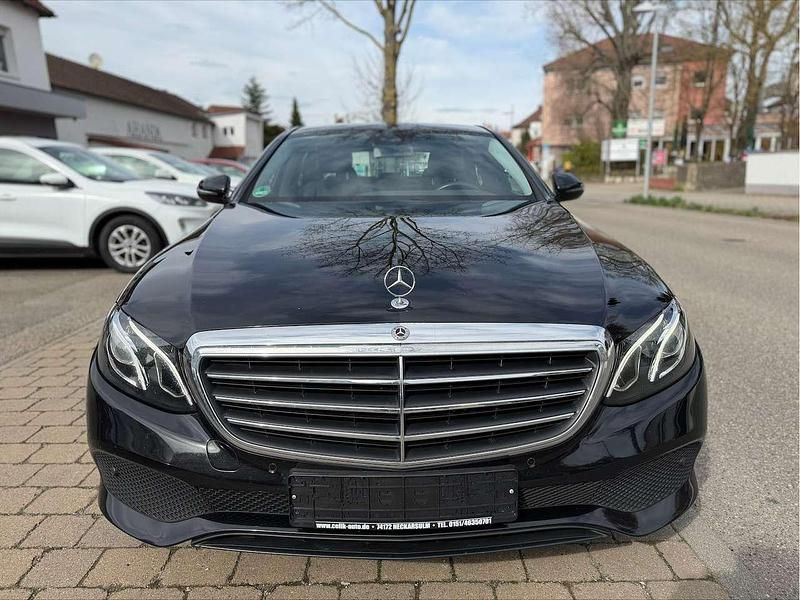 Gebraucht Mercedes E200 211 PS (155 kW) 2020 Schwarz Limousine