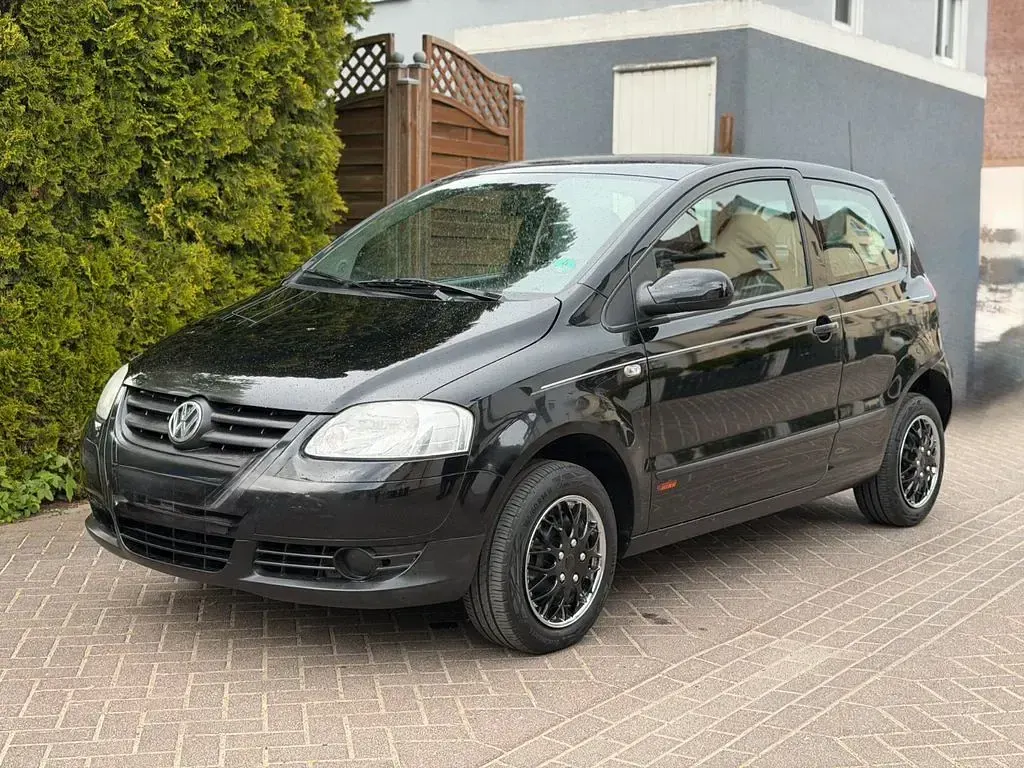 Second-hand VW Fox 54 CP (39 kW) 2007 Negru Hatchback