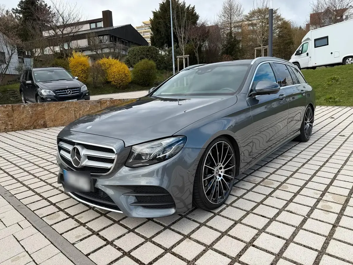 Usado Mercedes E220 AMG 194 CV (142 kW) 2017 Gris Familiar