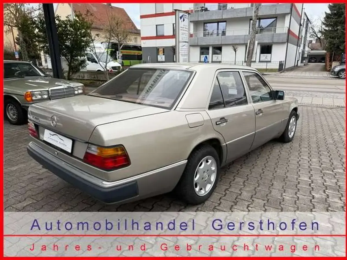 Gebraucht Mercedes 230 132 PS (97 kW) 1990 Gold Limousine