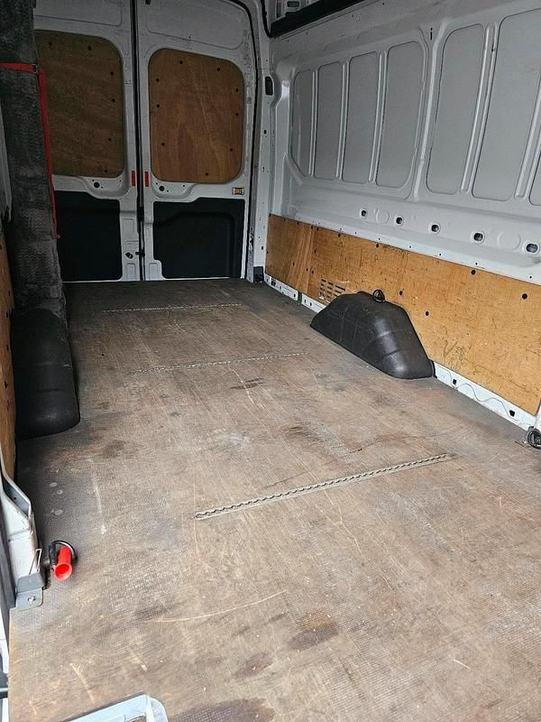 Gebraucht Ford Transit 131 PS (96 kW) 2018 Weiß Van / Kleinbus