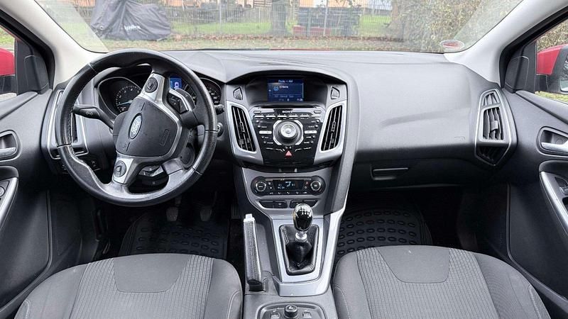Second-hand Ford Focus 150 CP (110 kW) 2012 Roșu Break