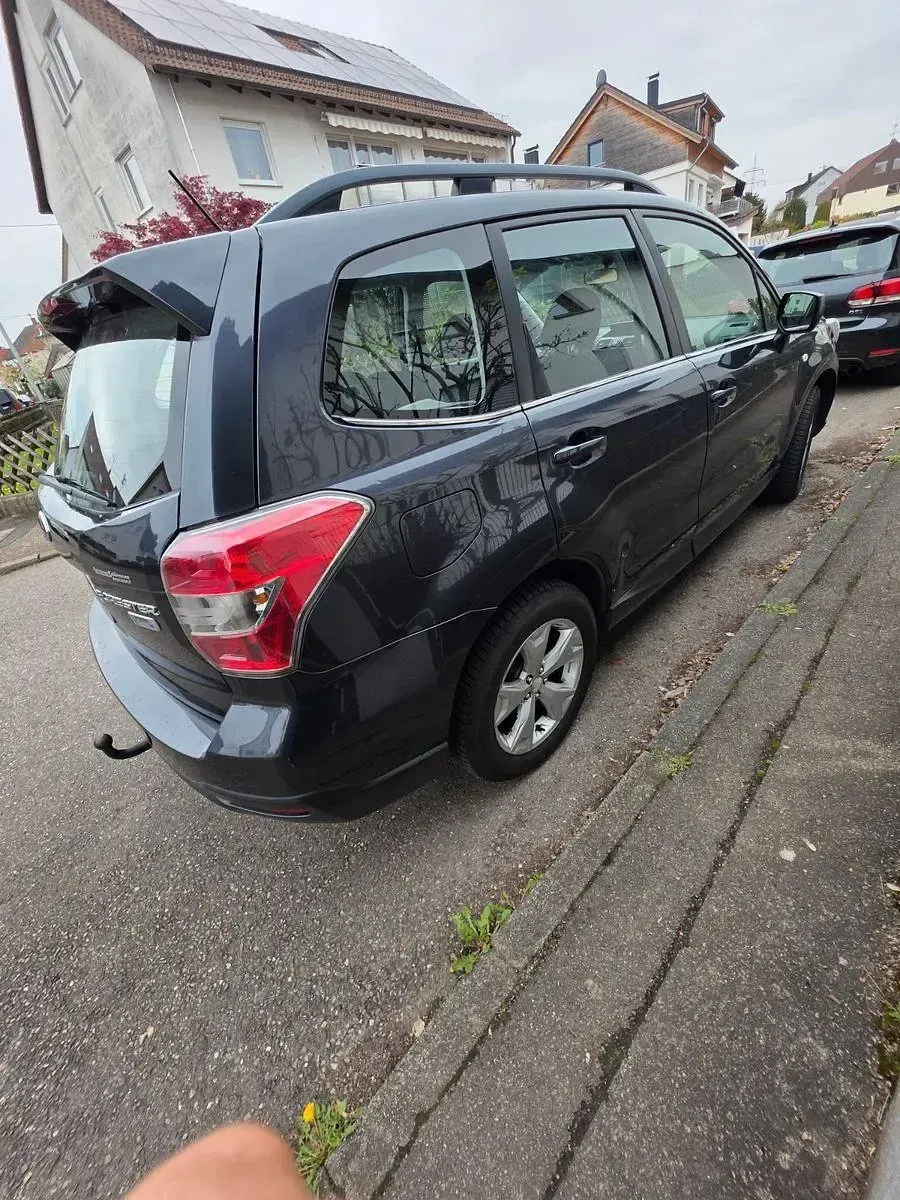 Usado Subaru Forester Active 147 CV (108 kW) 2014 Negro SUV