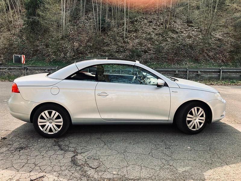 Gebraucht VW Eos 122 PS (89 kW) 2009 Silber Cabrio