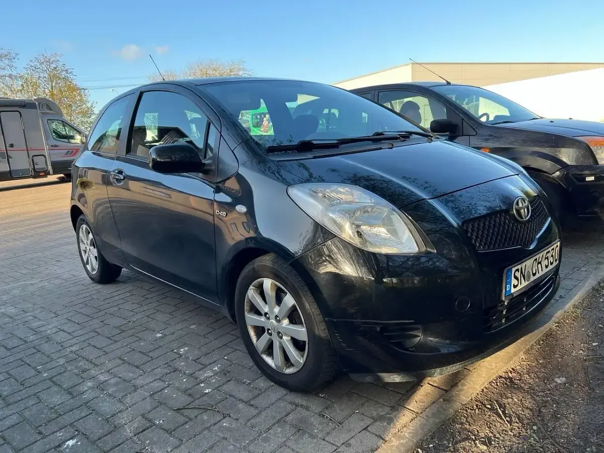 Gebraucht Toyota Yaris 95 PS (69 kW) 2007 Schwarz Kleinwagen