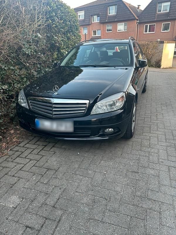 Gebraucht Mercedes C220 170 PS (125 kW) 2010 Schwarz Limousine