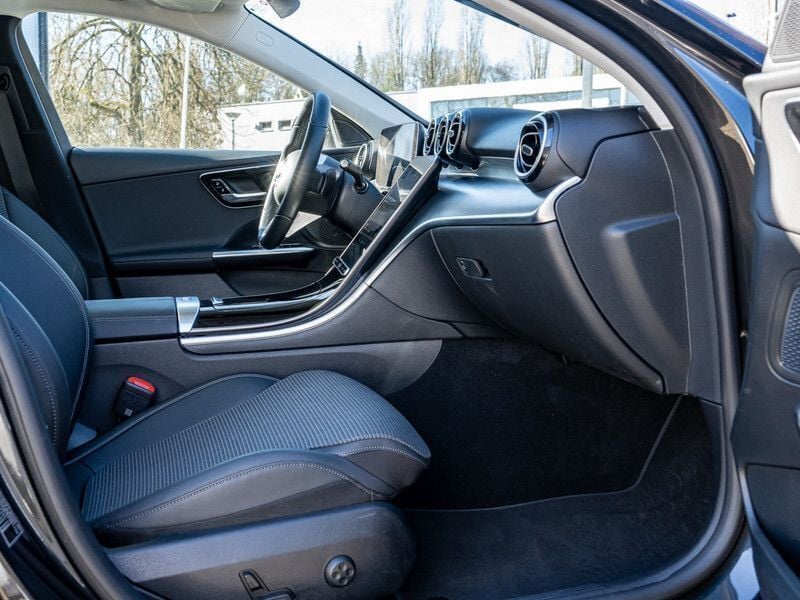 Gebraucht Mercedes C300 Avantgarde 258 PS (189 kW) 2022 Grau metalliclack graphitgrau Kombi