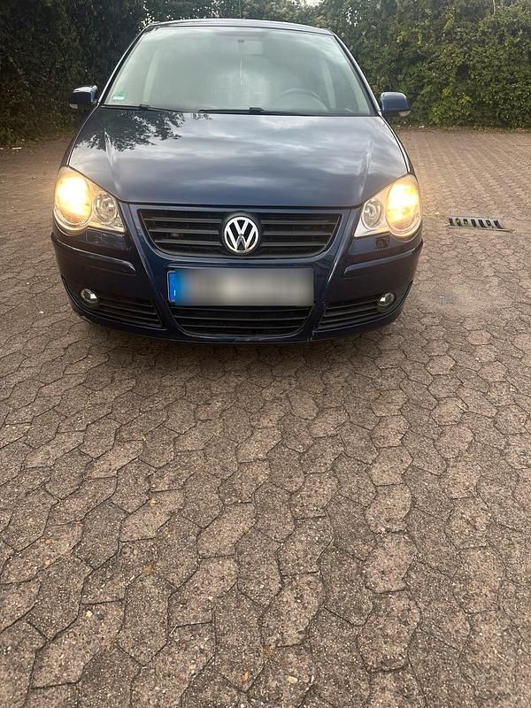Blau Gebraucht 2009 VW Polo Limousine | 1.300 € (Superpreis) - Bild 1/4