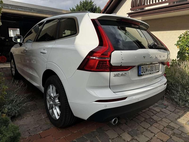 Gebraucht Volvo XC60 Momentum 150 PS (110 kW) 2019 Weiß SUV