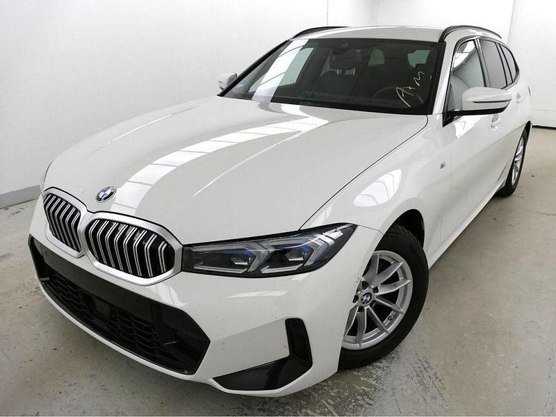 Weiß Gebraucht 2023 BMW 318 M Sport Kombi | 33.380 € (Fairer Preis) - Bild 1/4