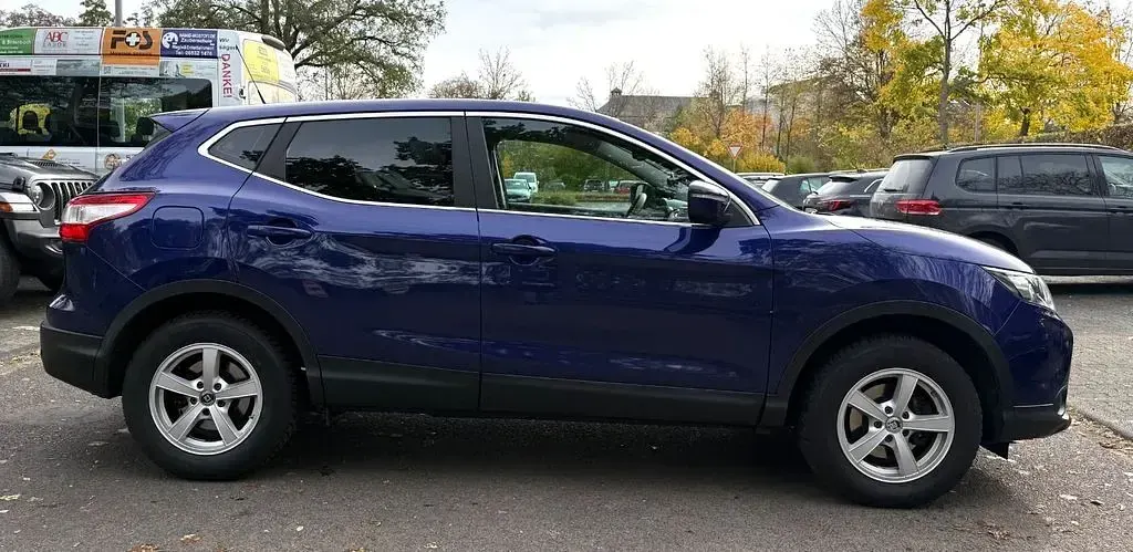 Gebraucht Nissan Qashqai N-Connecta 116 PS (85 kW) 2016 Blau SUV
