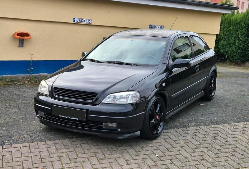 Schwarz Gebraucht 2002 Opel Astra Coupé | 1.500 € (Fairer Preis) - Bild 1/4