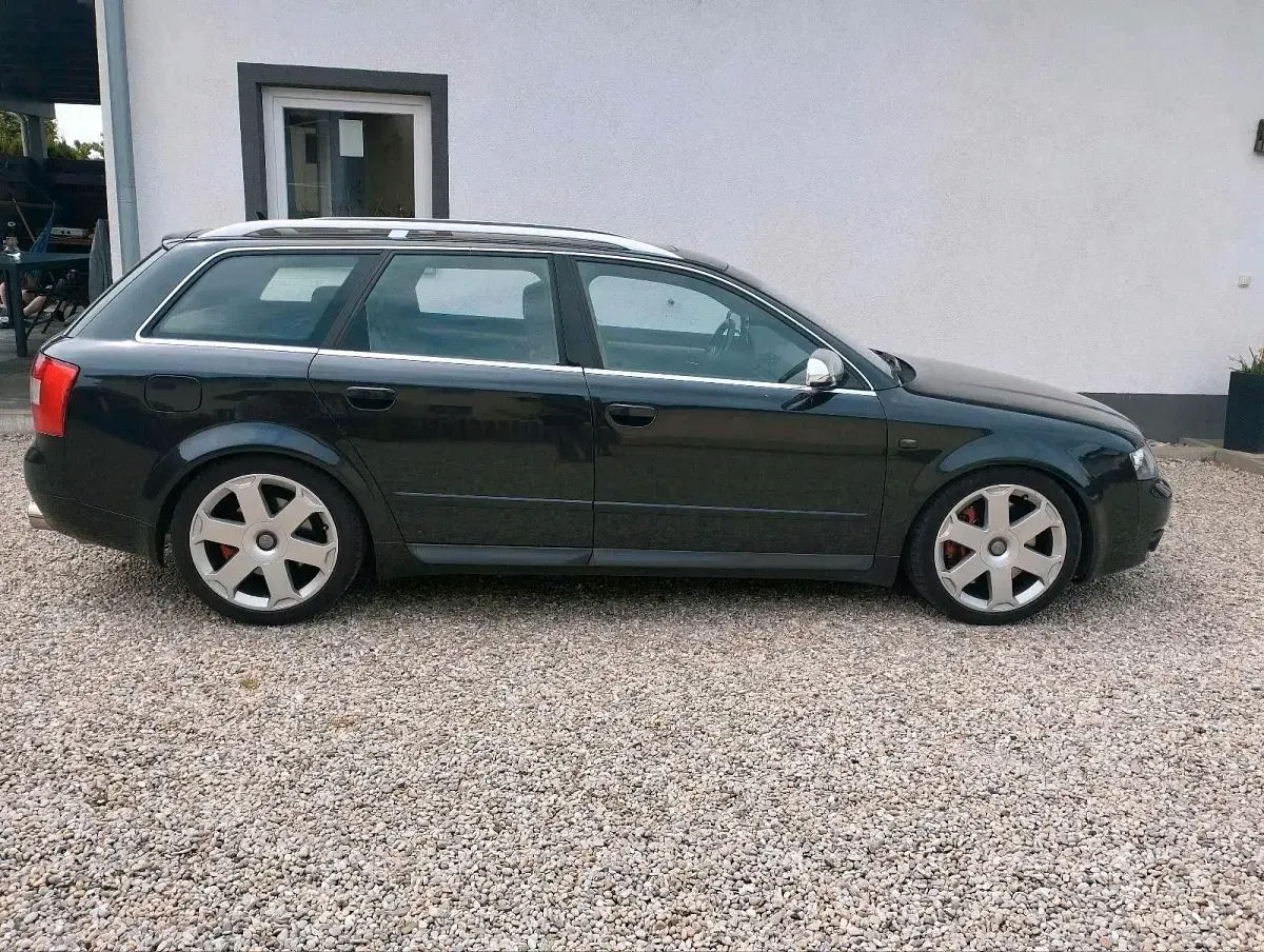 Używany Audi S4 344 KM (253 kW) 2003 Czarny Sedan/Limuzyna
