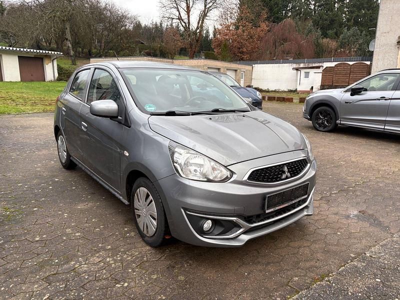 Grau Gebraucht 2020 Mitsubishi Space Star Diamant Edition Kleinwagen | 7.590 € (Fairer Preis) - Bild 1/4