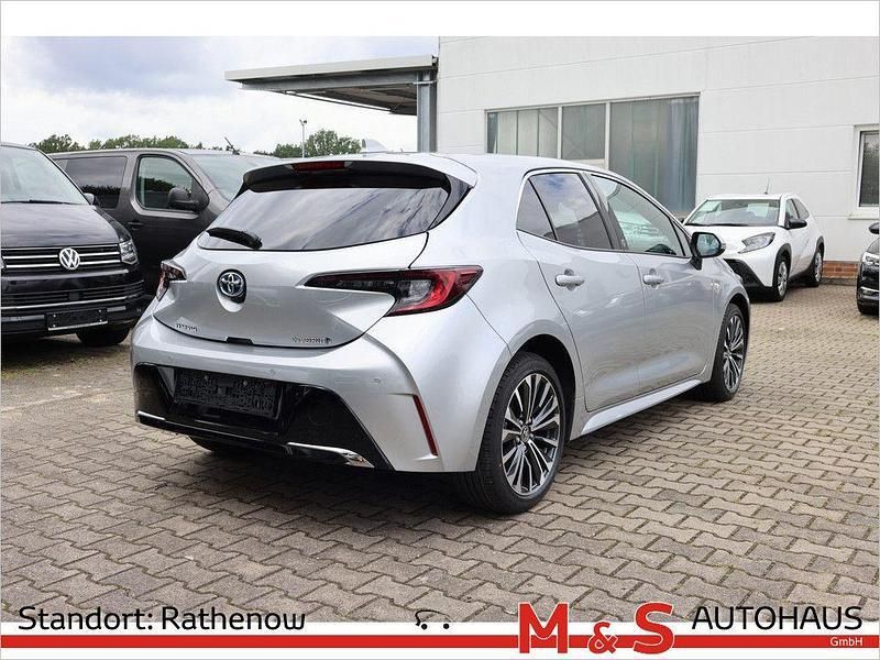 Gebraucht Toyota Corolla Team 140 PS (102 kW) 2024 Silber Limousine