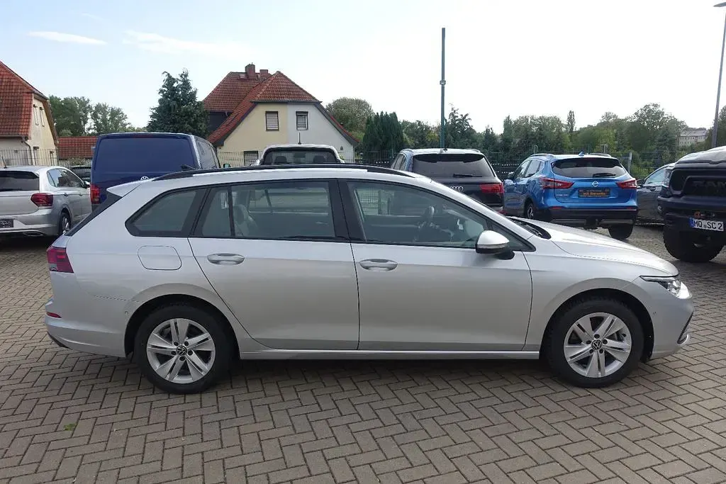 Gebraucht VW Golf VIII Life 110 PS (80 kW) 2021 Grau Kombi