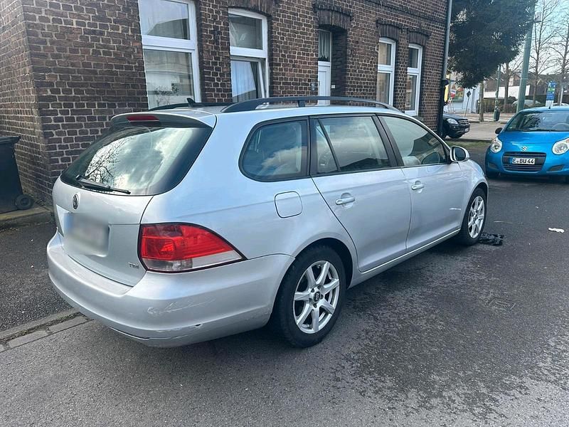 Gebraucht VW Golf VI 105 PS (77 kW) 2011 Silber Kleinwagen