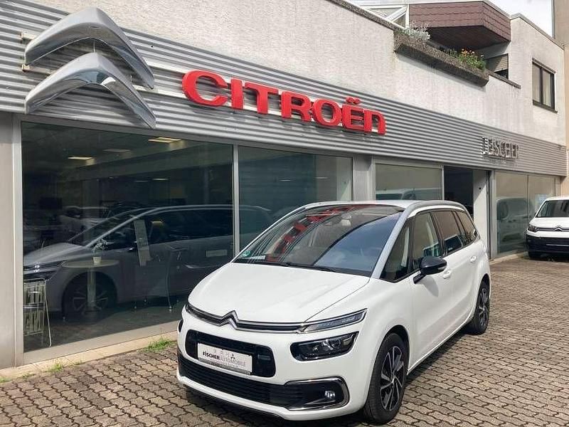 Weiß Gebraucht 2021 Citroën C4 SpaceTourer Shine Van / Kleinbus | 24.490 € (Teuer) - Bild 1/4