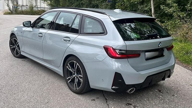 Gebraucht BMW 320 M Sport 184 PS (135 kW) 2024 Grau Kombi