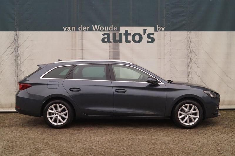 Gebraucht Seat Leon Style 131 PS (96 kW) 2021 Grau Limousine