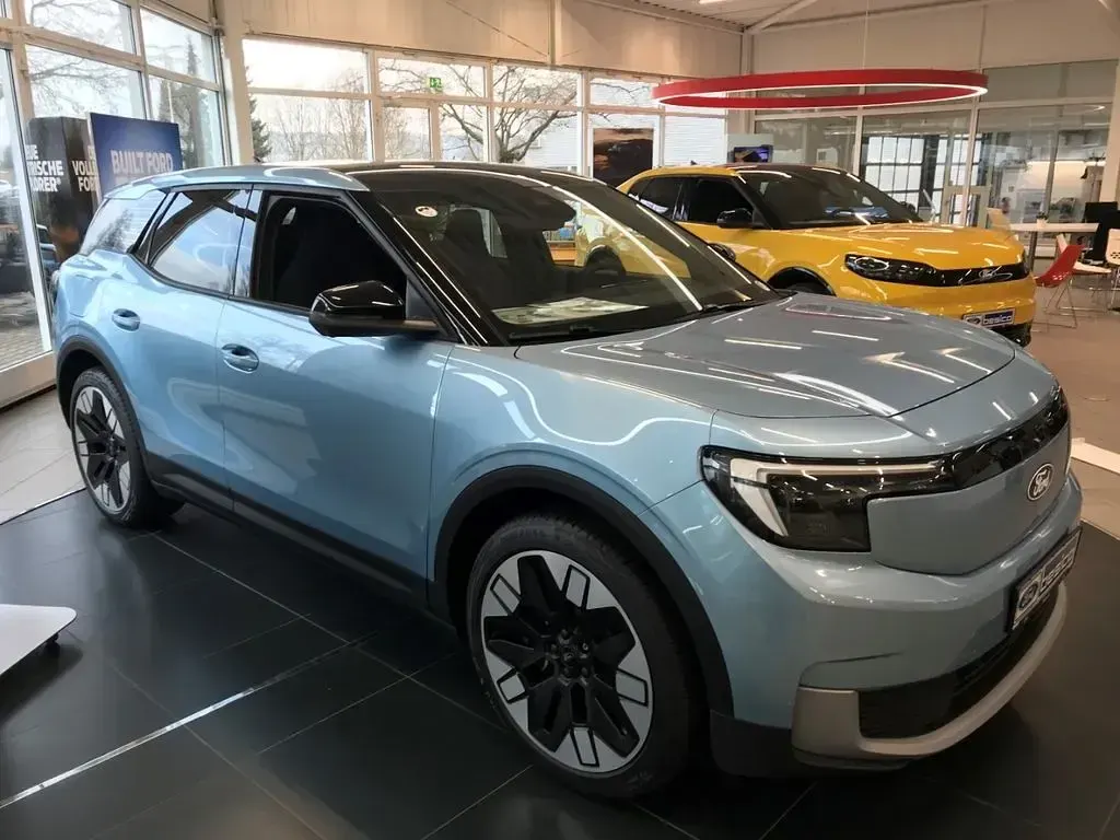 Gebraucht Ford Explorer Premium 210 kW (286 PS) 2025 Arctic blue metallic (blau) SUV