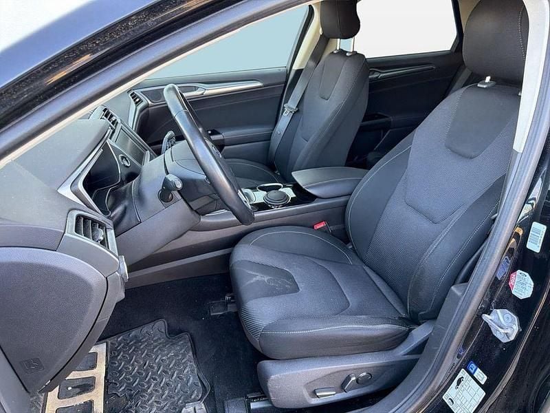 Gebraucht Ford Mondeo Titanium 160 PS (117 kW) 2015 Schwarz Limousine