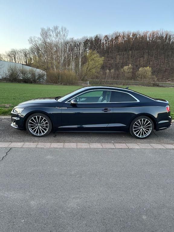 Gebraucht Audi A5 Ambiente 218 PS (160 kW) 2017 Blau Coupé