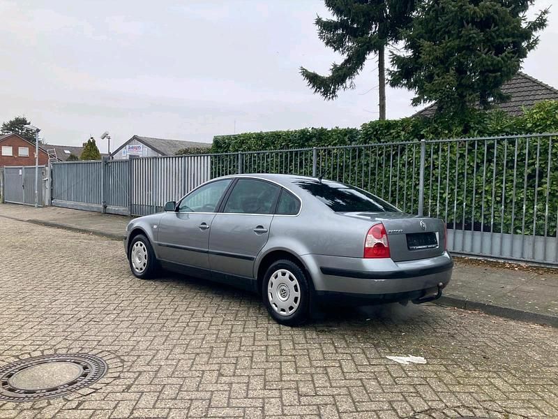 Gebraucht VW Passat 130 PS (95 kW) 2004 Limousine