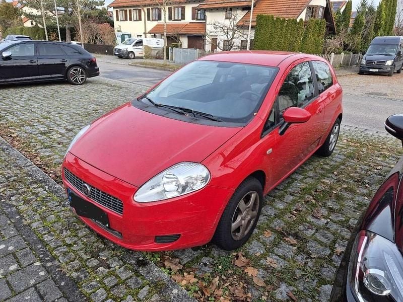 Rot Gebraucht 2009 Fiat Grande Punto Dynamic Kleinwagen | 1.450 € (Superpreis) - Bild 1/4