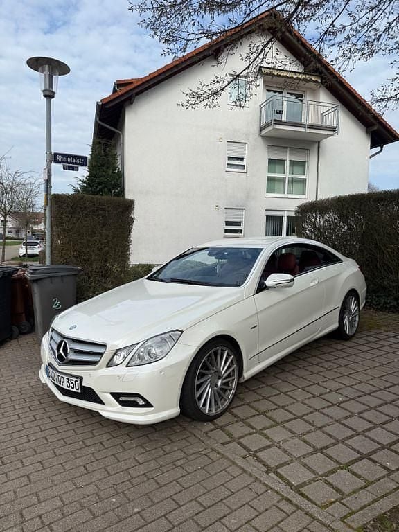 Gebraucht Mercedes E350 AMG 231 PS (169 kW) 2009 Weiß Coupé