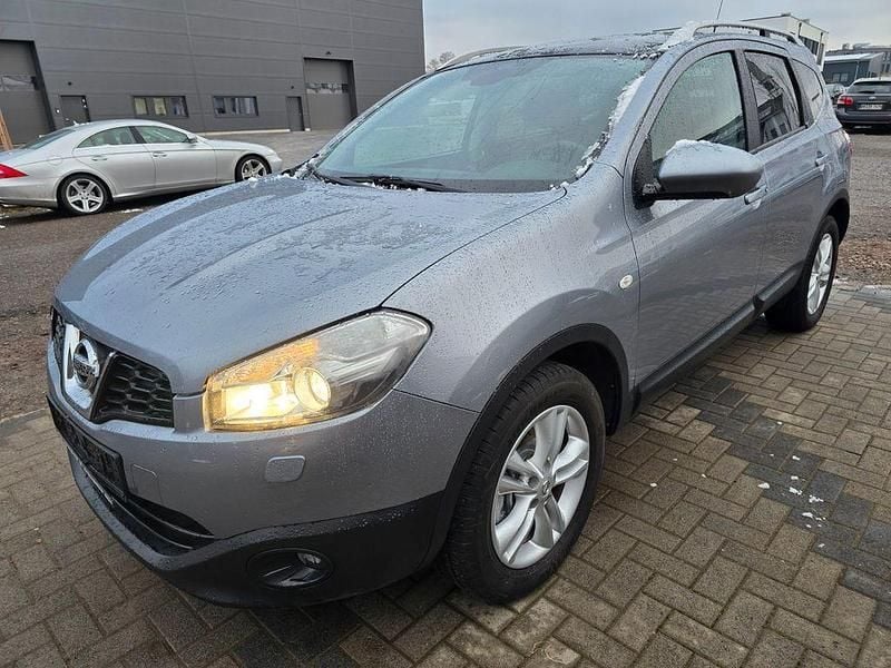 Blau Gebraucht 2011 Nissan Qashqai +2 Tekna SUV | 8.990 € (Fairer Preis) - Bild 1/4