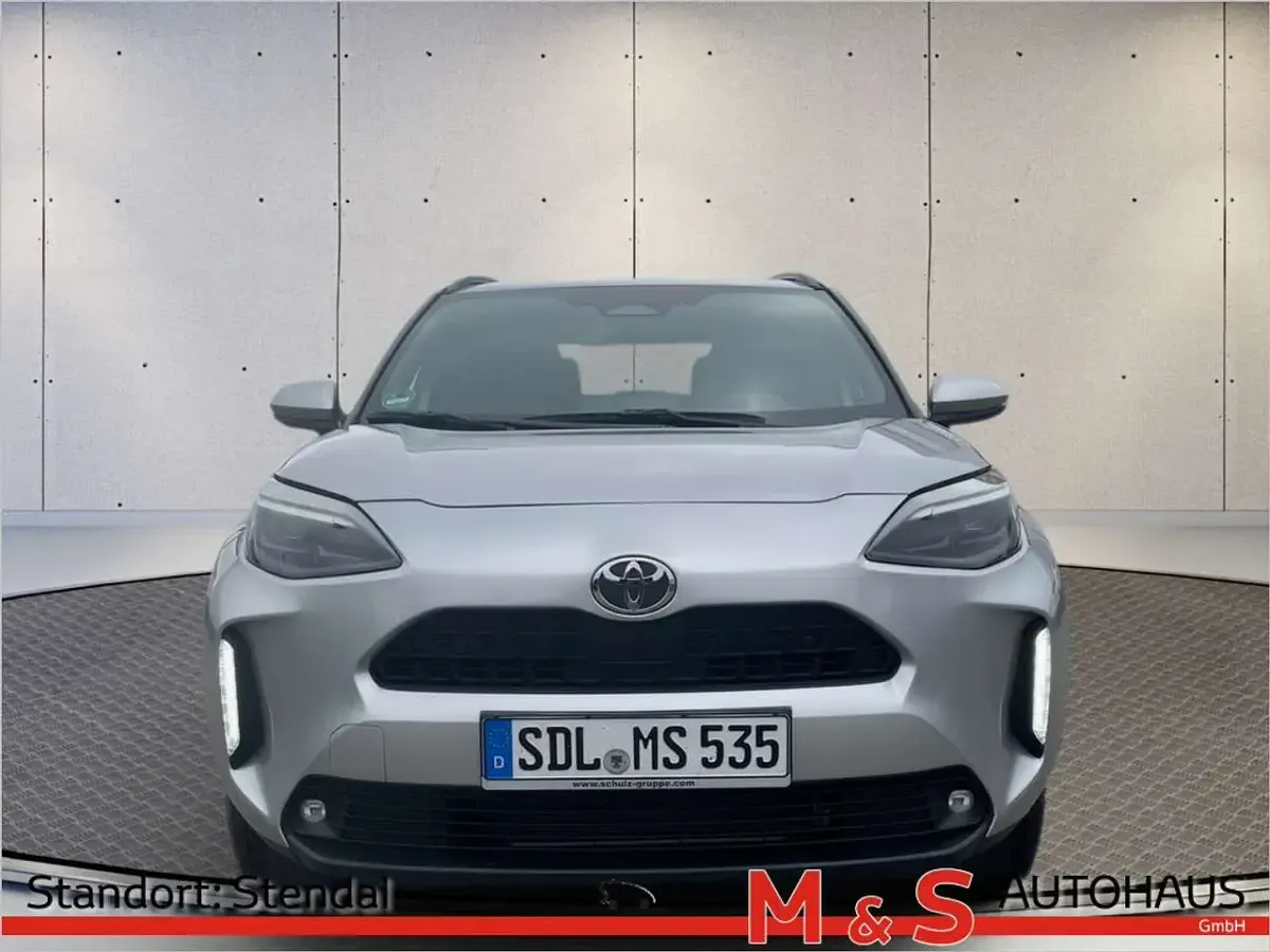 Gebraucht Toyota Yaris Cross 131 PS (96 kW) 2025 Silber SUV
