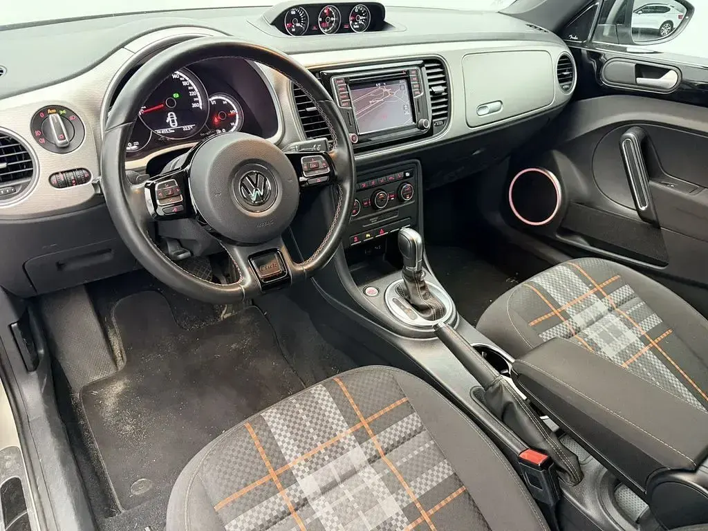 Gebraucht VW Beetle Sport 150 PS (110 kW) 2015 Grau Kleinwagen